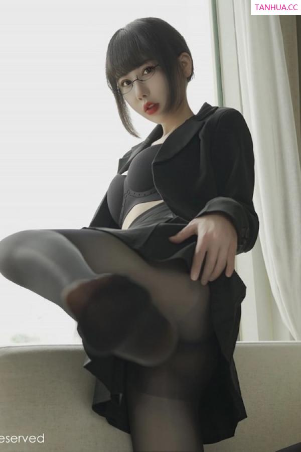   [XiuRen]高清写真图 2023.04.25 No.6629 夏馨瑶 新人黑丝第31张图片